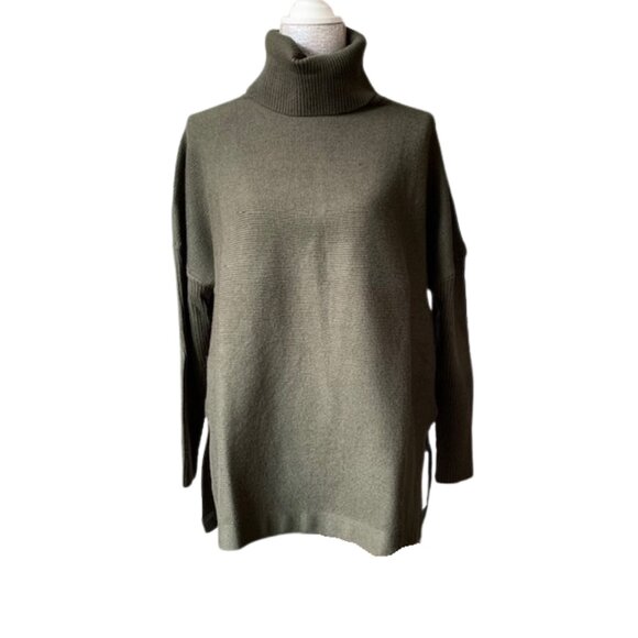 DRRITA Women's Oversized Turtleneck Sweater in Army Green, MEDIUM NWT - Picture 6 of 14